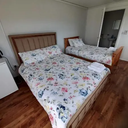 Apartment Teach Greannai *